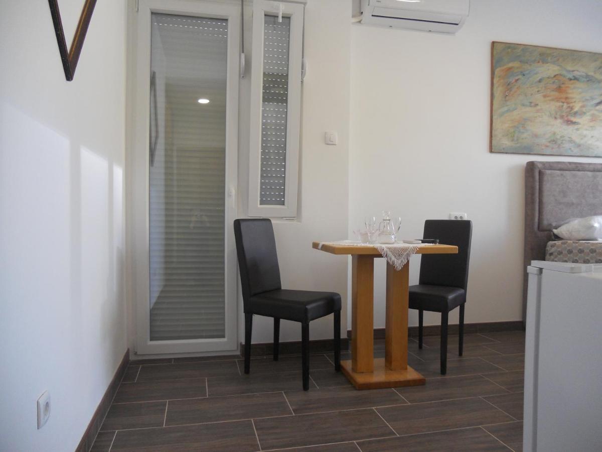 Apartmani Bonaca U Centru Niksica Bagian luar foto